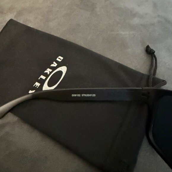 Oakley Holbrook Bkack 9102 - Picture 5 of 6